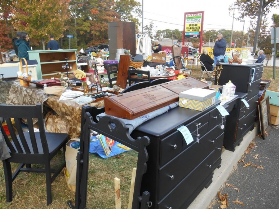 Carnival of Collectables SPRING YARD SALE